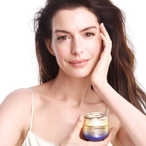 hudpleje Z88224 opløftende og opstrammende creme Shiseido